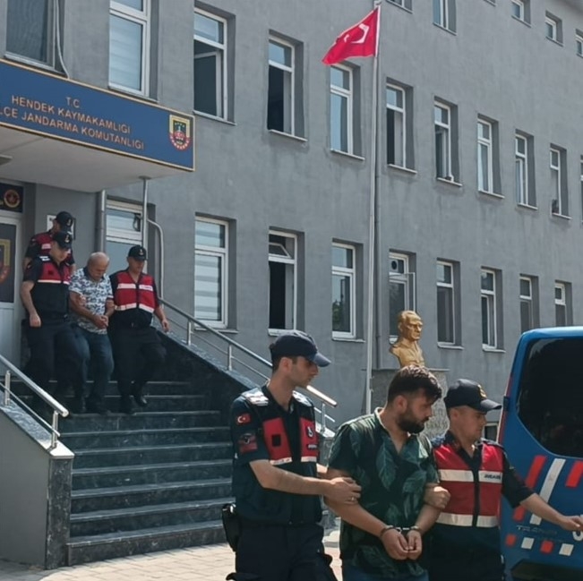 camilerin-musluklarini-caliyorlardi-jandarma-paketledib243dvzty0