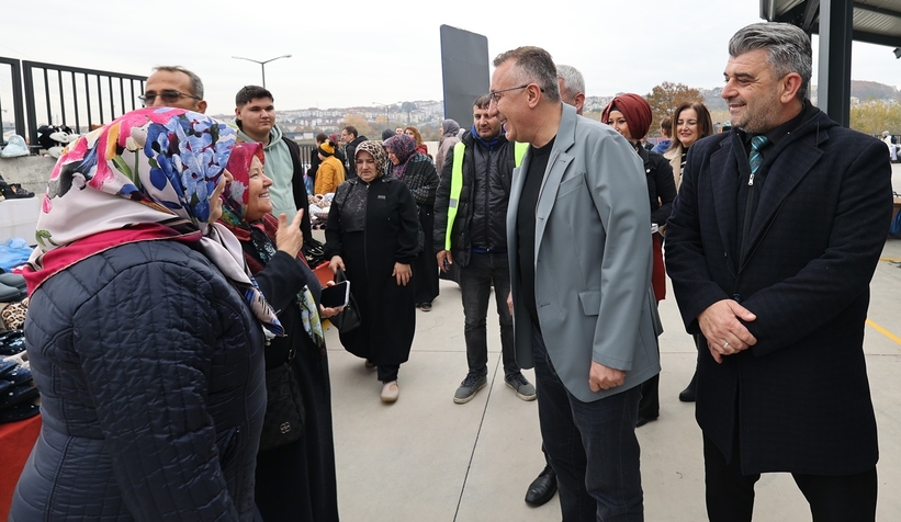 camili-karaman-pazar-yeri-nde-giyim-ve-kumas-pazari-acildimfmrewltaw