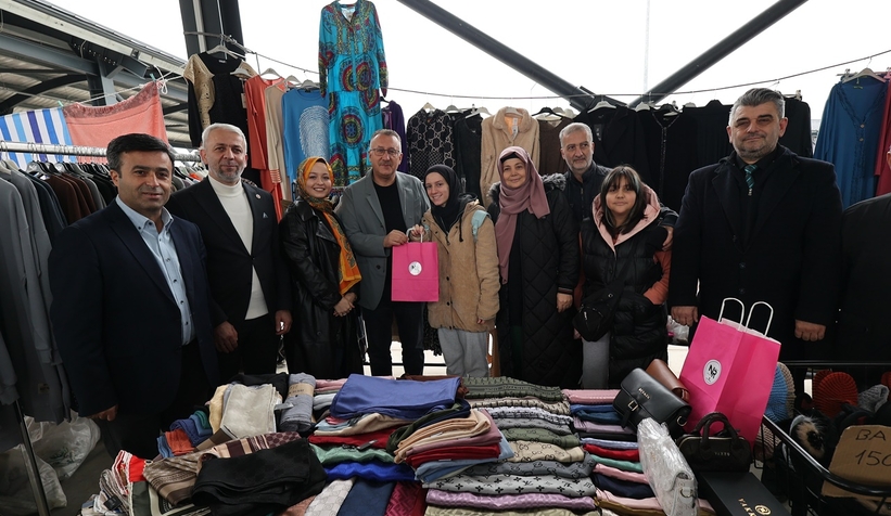camili-karaman-pazar-yeri-nde-giyim-ve-kumas-pazari-acildimfmrewltaw
