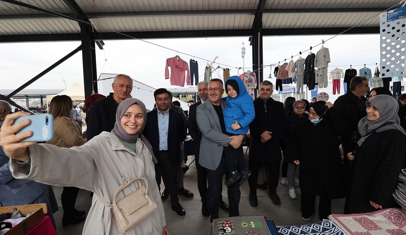camili-karaman-pazar-yeri-nde-giyim-ve-kumas-pazari-acildimfmrewltaw