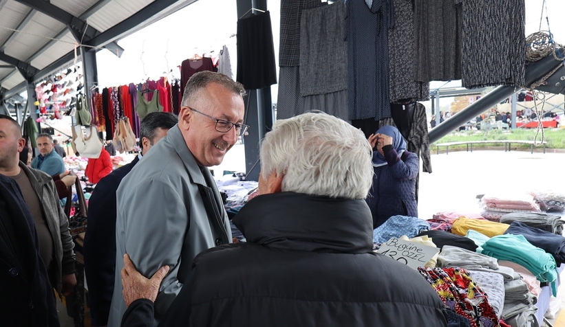 camili-karaman-pazar-yeri-nde-giyim-ve-kumas-pazari-acildimfmrewltaw