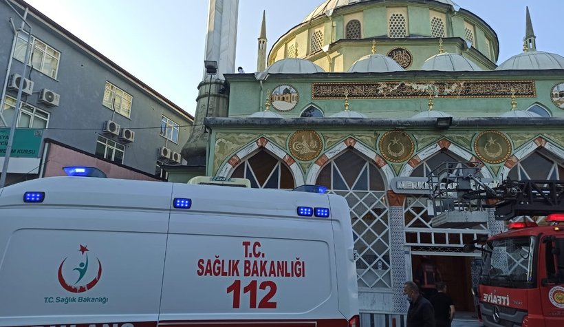 Caminin çatısına çıktı