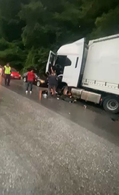 camlica-yolunda-kaza-6-yaralidnfotvfnsv