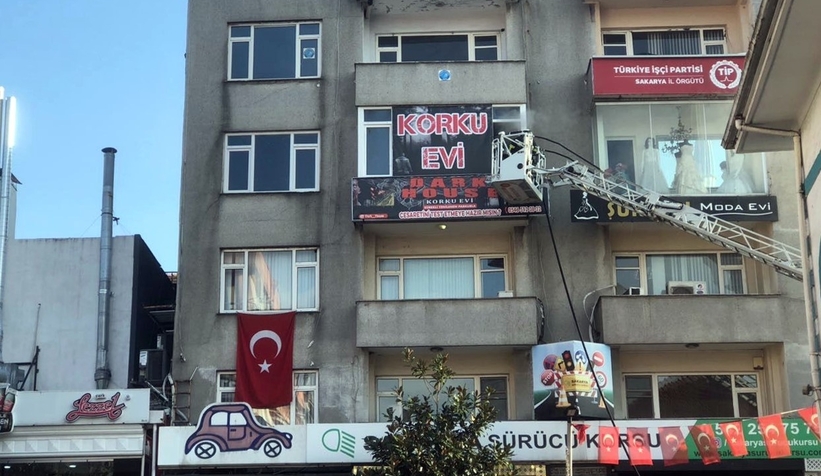 cark-caddesi-nde-korku-evi-yandib2kzzxu5aw
