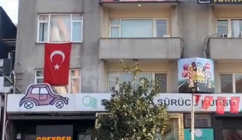 cark-caddesi-nde-korku-evi-yandib2kzzxu5aw