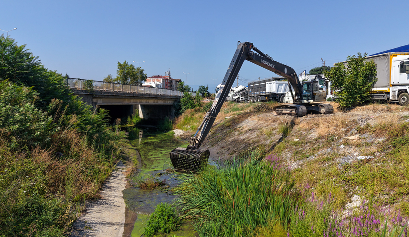 Çark Deresi'nde temizlik