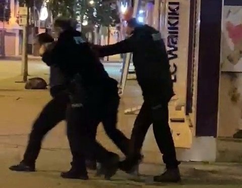 cark-i-karistirdi-polis-paket-yaptiadh3thvtbl
