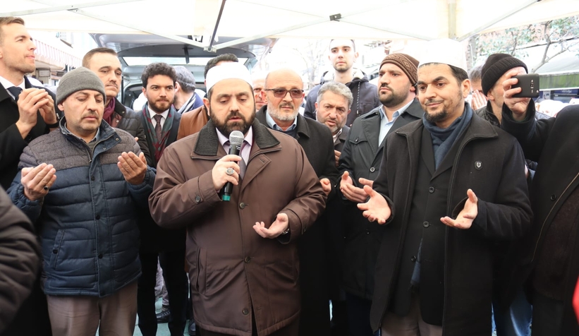 Çark'ta 500 Kur'an-ı Kerim dağıttılar