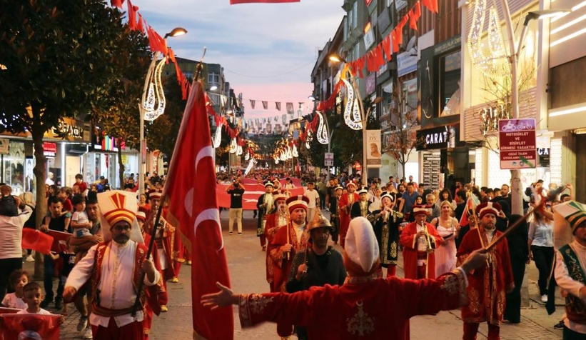 Çark'ta Fener Alayı düzenlendi