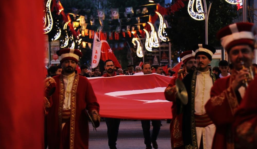 Çark'ta Fener Alayı düzenlendi