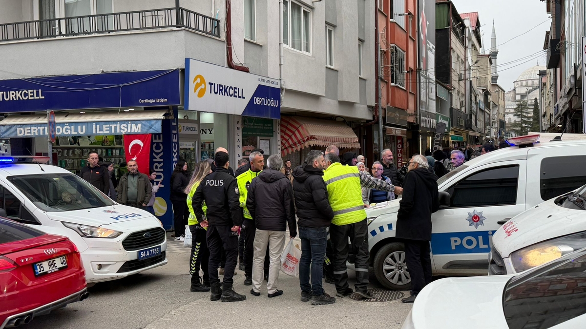 Çarşıda Bayram Yoğunluğu: Patpat Tartışması Ortalığı Karıştırdı