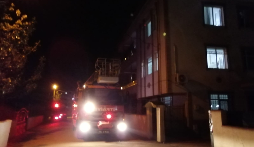 Çatı yangını korkuttu
