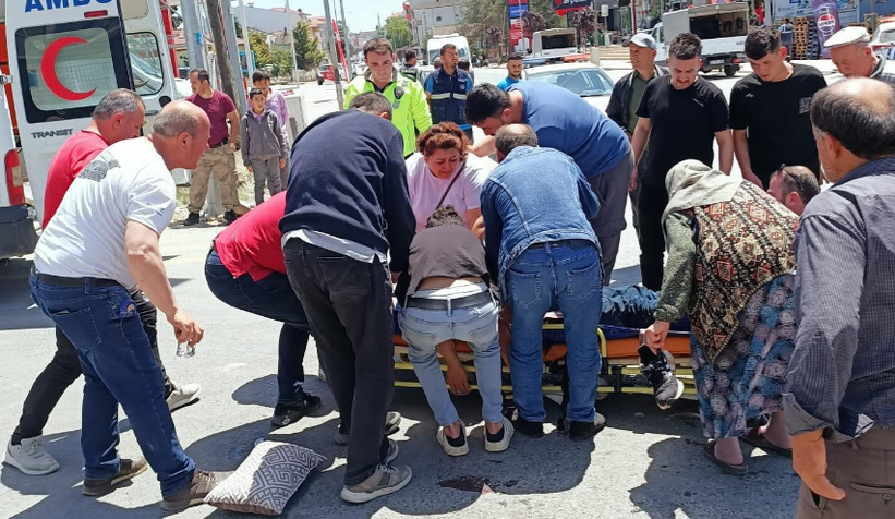 cekiciye-carpan-motosikletli-kanlar-icinde-kaldidklpyxbjq2