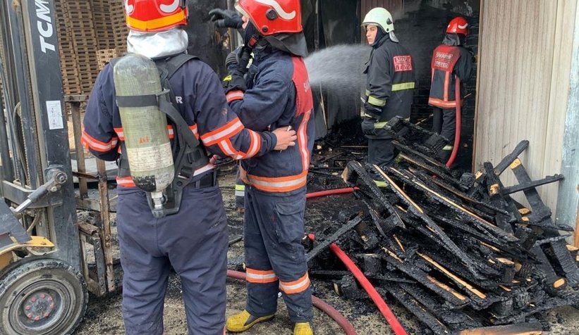 Çelik palet fabrikasında yangın