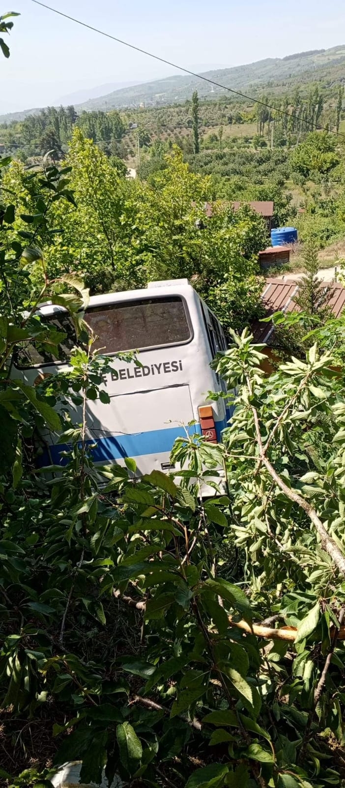 Cenaze dönüşü otobüs şarampole uçtu: 9 yaralı