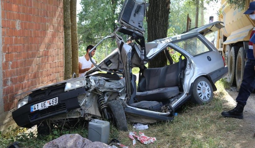 Cenaze törenine giderken feci kazada canından oldu