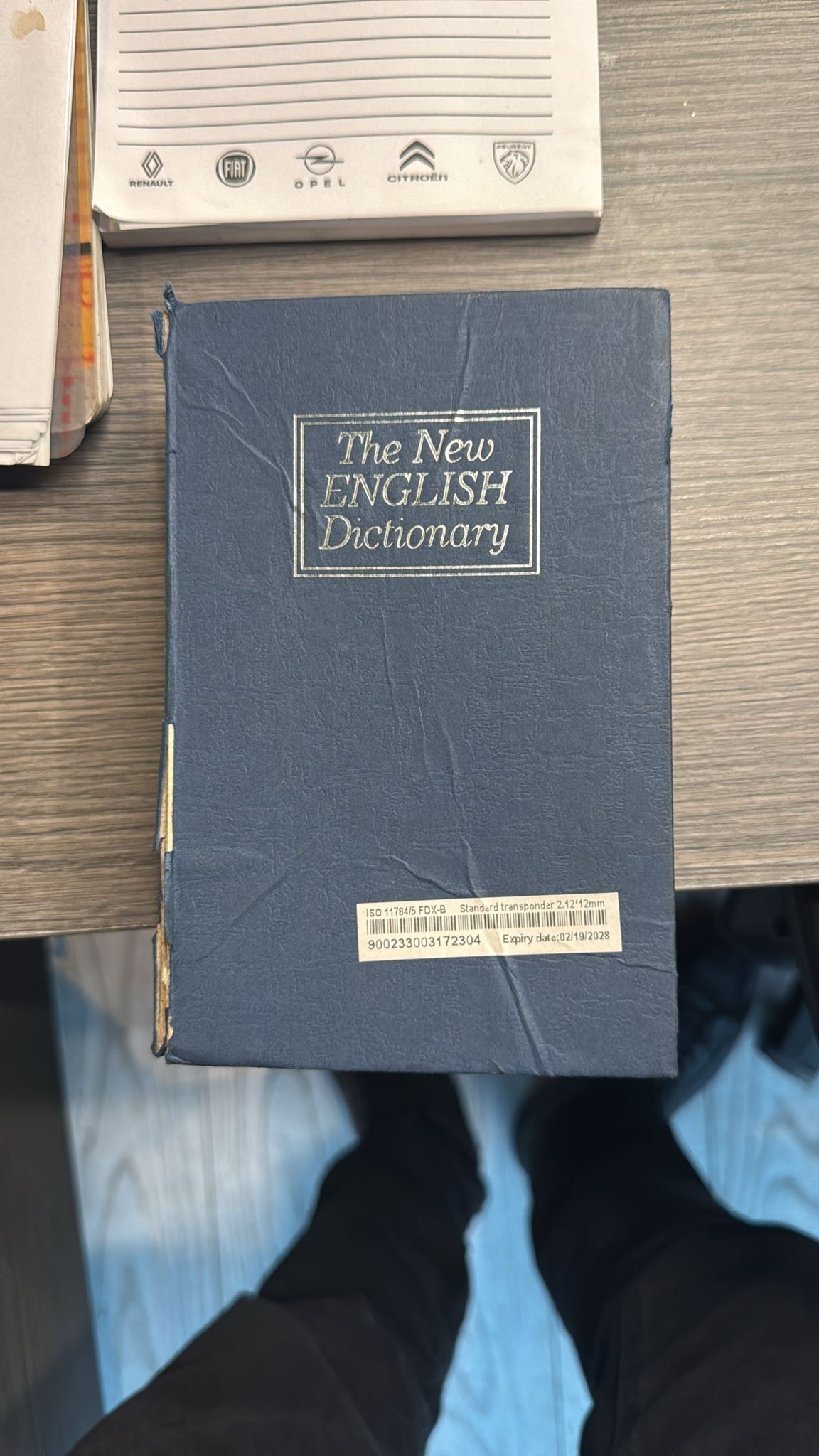 Cephanelik gibi evden suikast silahı çıktı