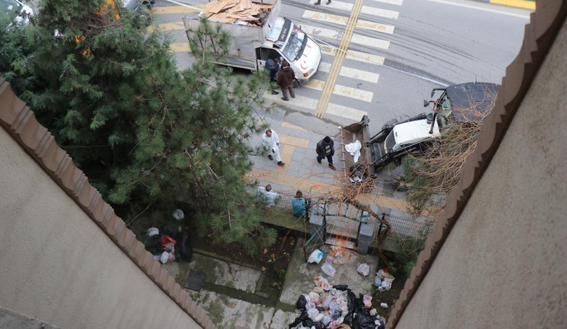 cesedin-bulundugu-o-evden-bir-kamyon-cop-ciktiyuhaudbsds