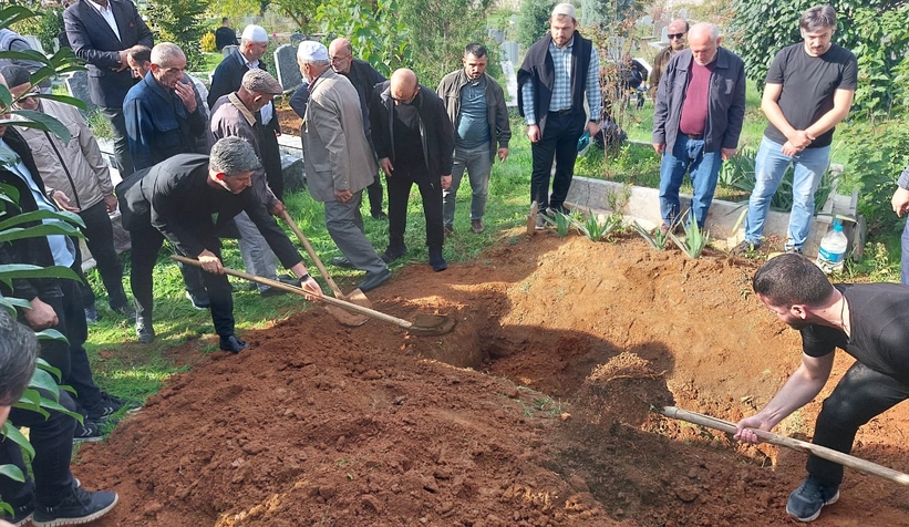 cesminaz-aydogdu-dualarla-defnedildiv3zzzta0cg