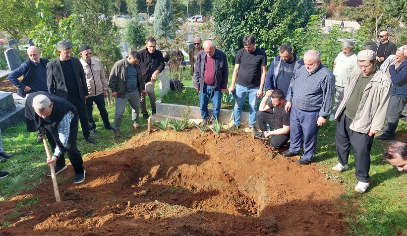 cesminaz-aydogdu-dualarla-defnedildiv3zzzta0cg