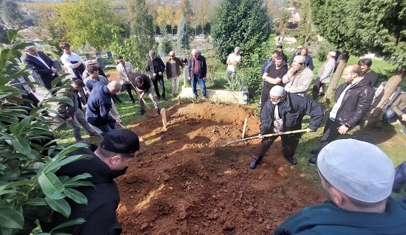 cesminaz-aydogdu-dualarla-defnedildiv3zzzta0cg