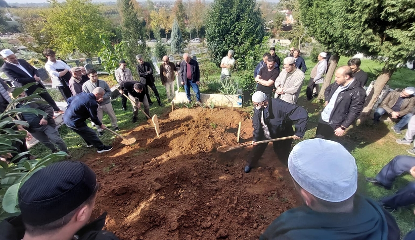 cesminaz-aydogdu-dualarla-defnedildiv3zzzta0cg