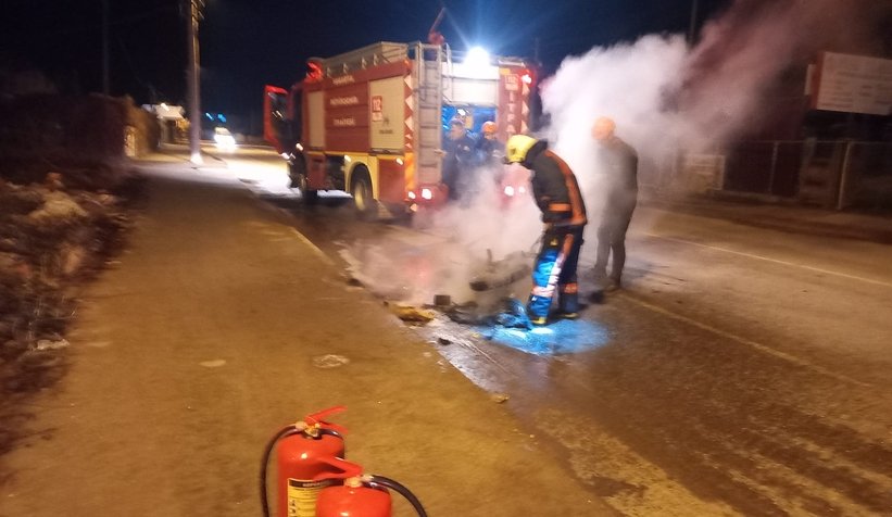 Çevirmeye takıldı kızıp motorunu yaktı