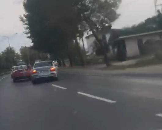 Çevre yolunda otomobil ile makas atan maganda yakalandı