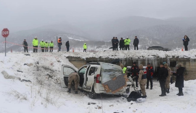 cezaevi-araciyla-ticari-arac-carpistiz1qzoer4dm