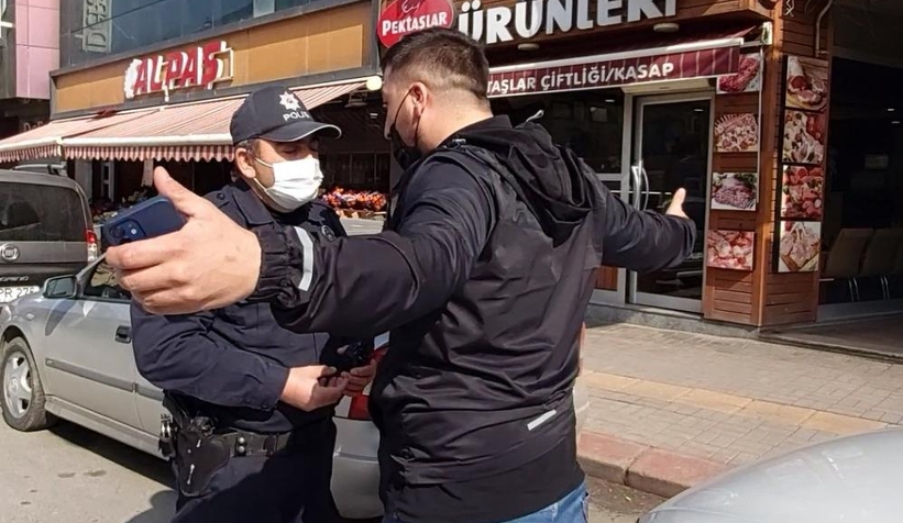 cezaya-sinirlendi-polisin-uzerine-yuruduk2zcsevva0