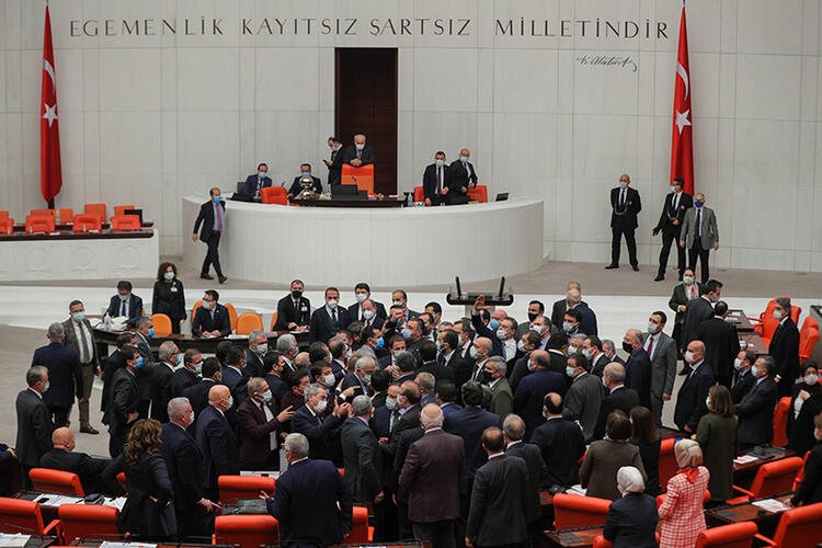 CHP'li Özkoç'un sözleri meclisi karıştırdı