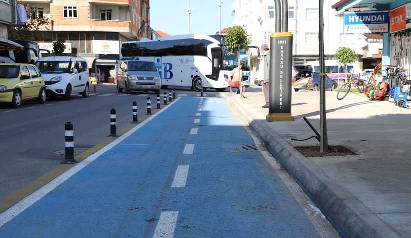 Çift yönlü bisiklet yolu esnafı mağdur etti