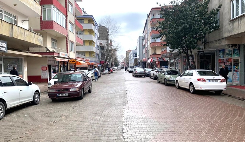 Çift yönlü bisiklet yolu esnafı mağdur etti