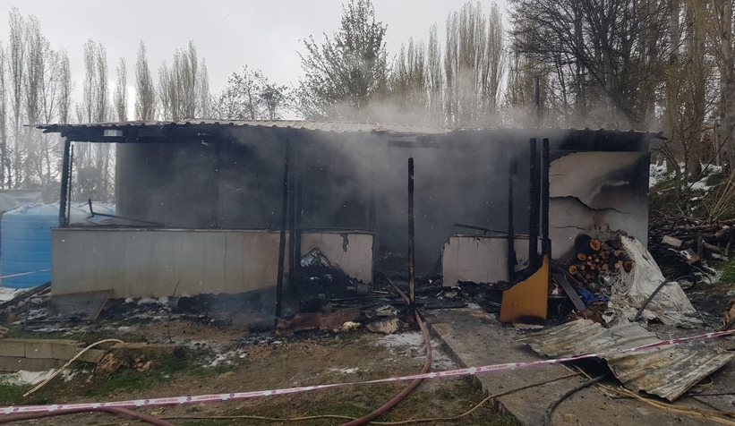 Çiftlikte yangın faciası 2 çocuk hayatını kaybetti