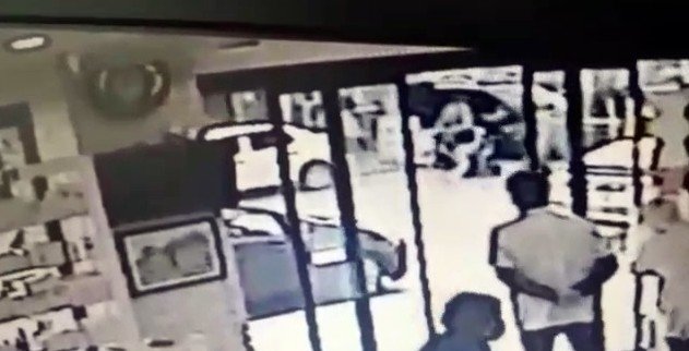 Cinayet anı kamerada