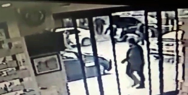 Cinayet anı kamerada