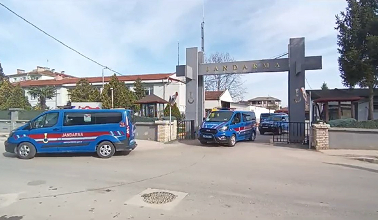 cinsel-icerikli-goruntulerini-kaydederek-500-milyon-liralik-vurgun-yaptilart0hhexv1bm