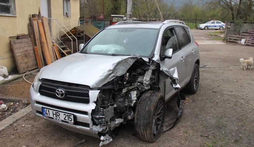 Cip ile panelvan çarpıştı: 2 yaralı