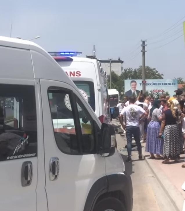 cip-ile-yolcu-minibusu-carpisti-7-yaralid3a1efgrsl