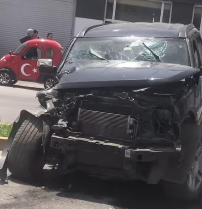 cip-ile-yolcu-minibusu-carpisti-7-yaralid3a1efgrsl
