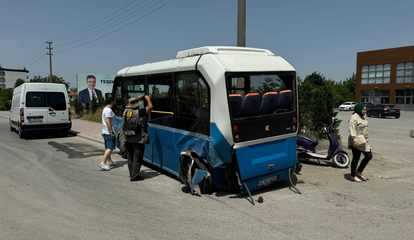 cip-ile-yolcu-minibusu-carpisti-7-yaralid3a1efgrsl