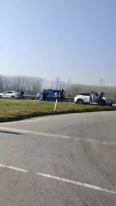 cip-trafik-levhasina-carptislcxn3i2me