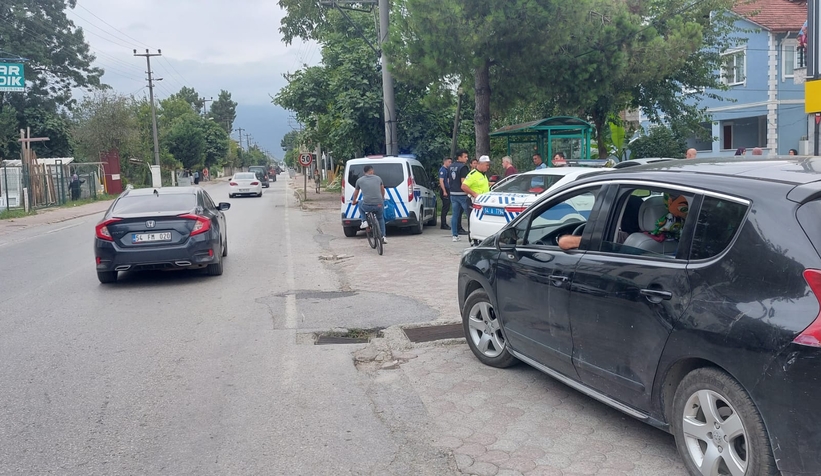 Çocuğa çarpmamak için kaza yaptı