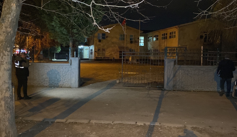 Çocuğunu almak için gittiği okulda bıçaklanmıştı, hayatını kaybetti