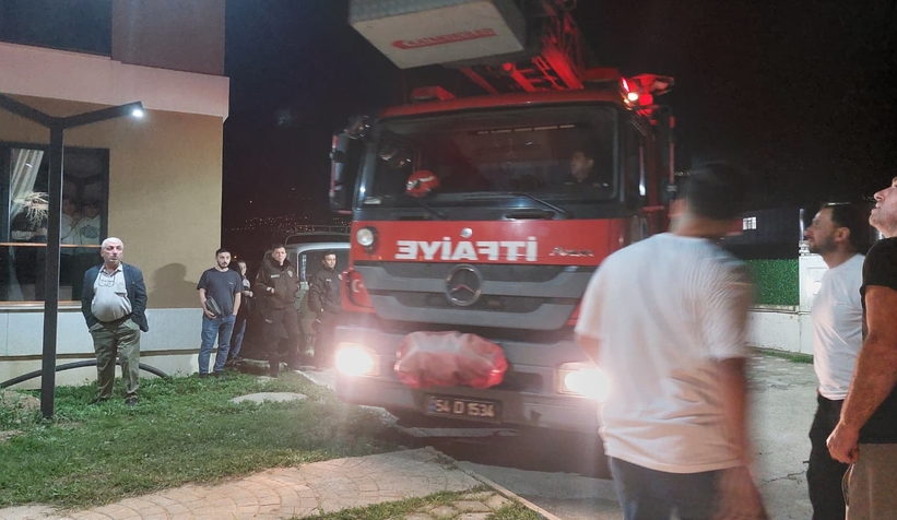 cocuk-evde-kilitli-kaldi-itfaiye-yardima-kostuy2u2zss2cx