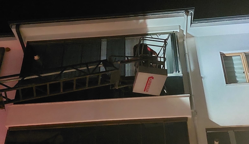 cocuk-evde-kilitli-kaldi-itfaiye-yardima-kostuy2u2zss2cx