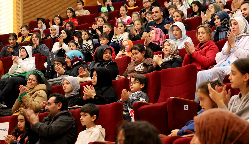 Çocuk kitabı yazarı Melih Tuğtağ öğrencilerle buluştu