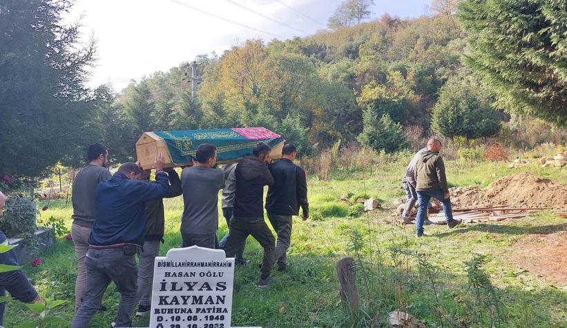 cocuk-surucunun-hayattan-kopardigi-2-yasindaki-eslem-topraga-verildil3var3h2c0