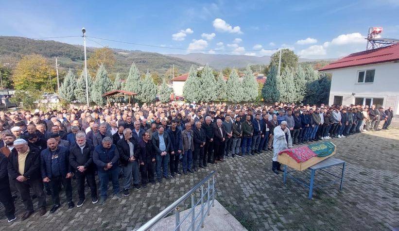 cocuk-surucunun-hayattan-kopardigi-2-yasindaki-eslem-topraga-verildil3var3h2c0