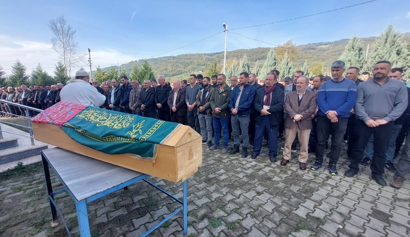 cocuk-surucunun-hayattan-kopardigi-2-yasindaki-eslem-topraga-verildil3var3h2c0